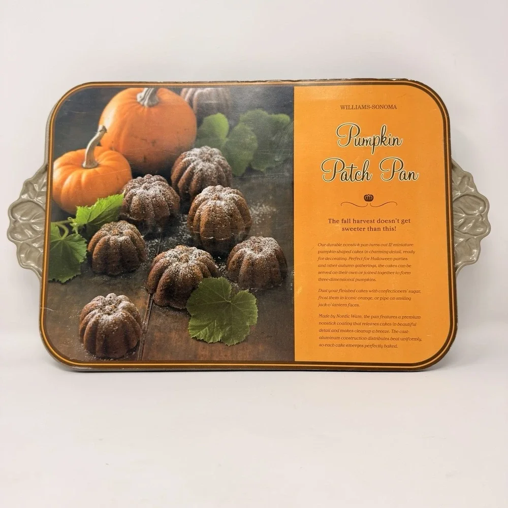 Williams-Sonoma Nordic Ware Cast Aluminum Pumpkin Patch Pan 12 NEW Mini Cakes